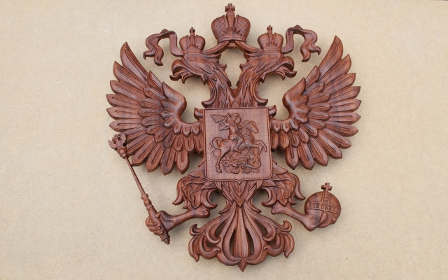 Деревянный резной герб  - miartis.ru